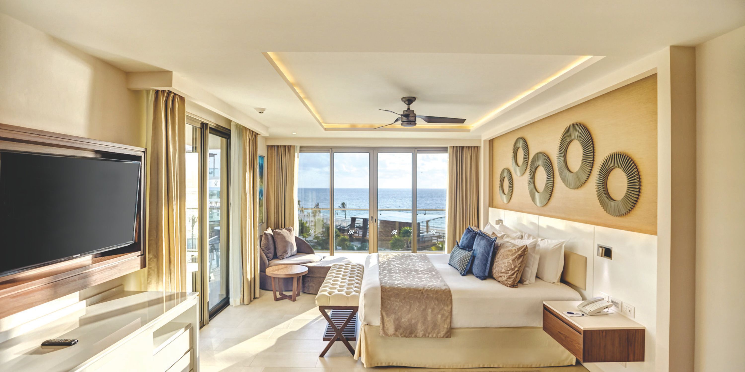 Merideth Riviera Meredith-Strosser-Royalton-Riviera-Cancun-Wedding | Destify Destination ...